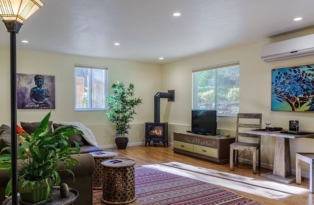 Modern Detached Newly Built Guest House