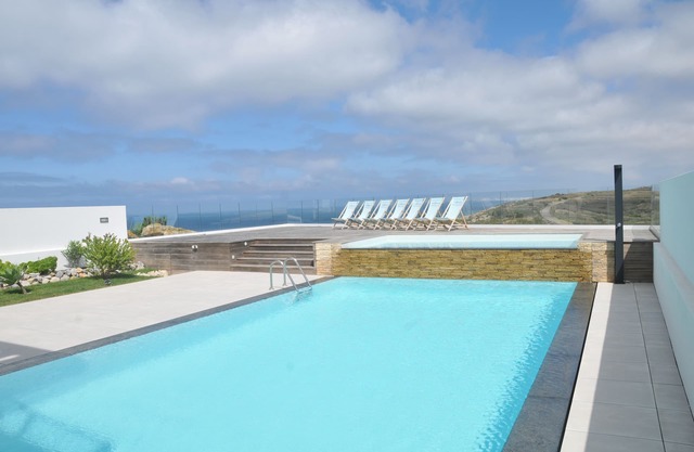 Modernes, umweltbewusstes Haus mit Meerblick, Swimmingpool, Surfen, Golf, Tennis