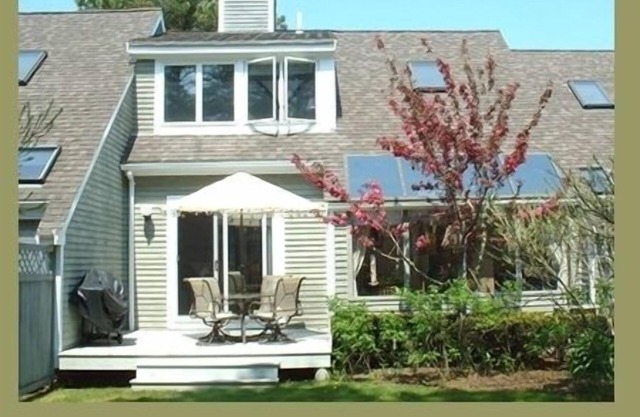 Moderne Edgartown Condo der Nähe von Town & Beach und privatem Pool