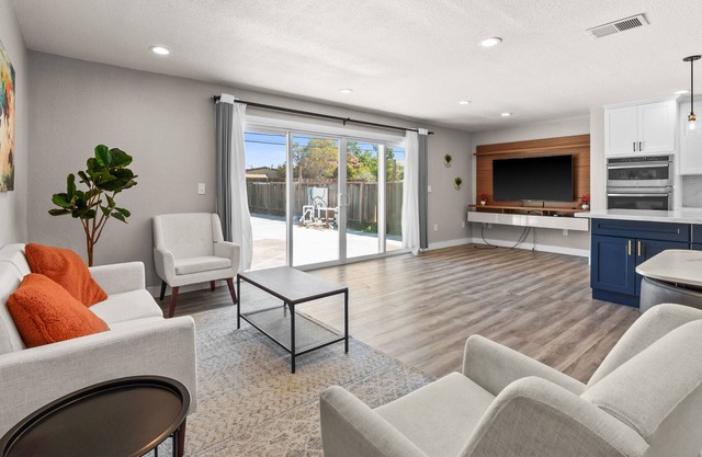 Modern Entire Home 4B2B w/ Pool in Fremont Silicon Valley