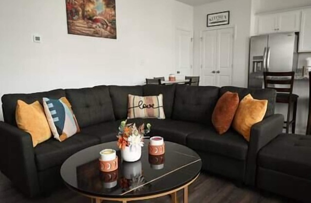 Modern Escape Near Chateau Elan & Raceway
