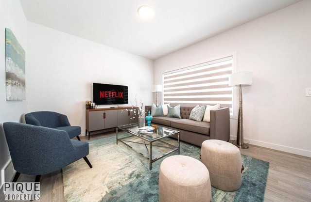 Modern Executive Home-Sleeps12-KingBeds-FullHouse