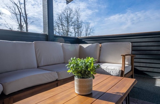 Modern Family Friendly Home w/River Views!