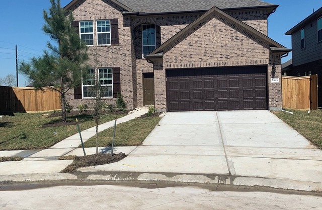 Modern Family-Friendly Oasis Near Houston