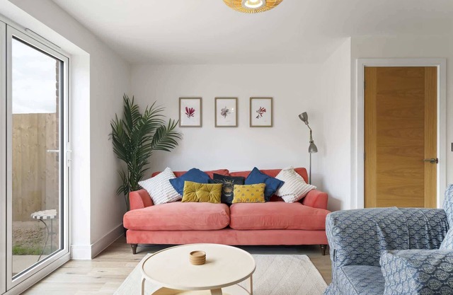 Modern Family Home with Private Garden & Parking