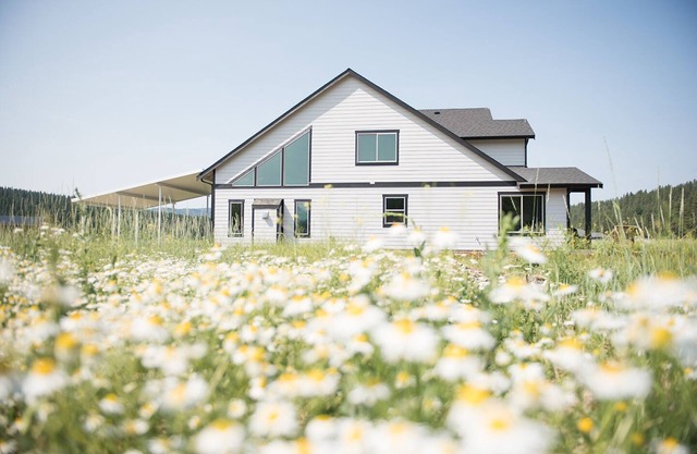 Modern Family Mountain Retreat [NEW est. 2023]: Hot Tub, Fire Pit, AC, Starlink