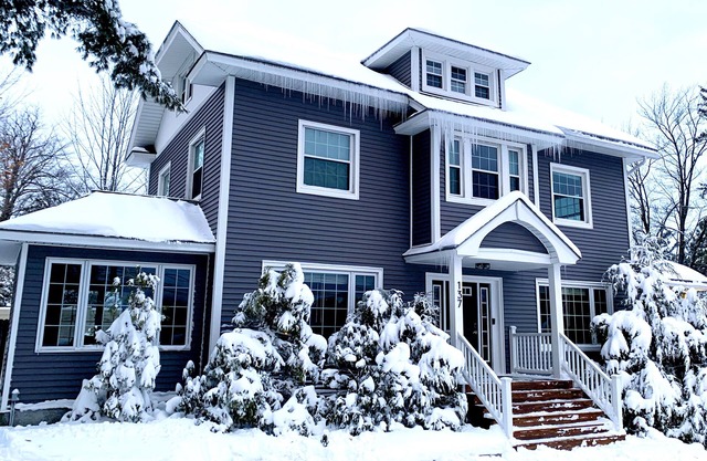 July 4 Avail! Steps to Mirror Lake/Main St, Hot Tub, Game Room, Private Deck