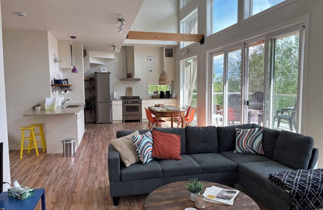 Modern family-sized chalet at private lake