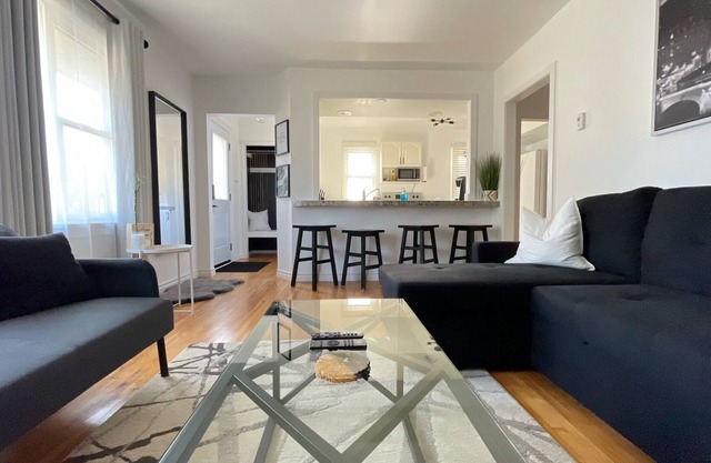 Modern family-sized home nearby Downtown Barrie with numerous amenities & deck.