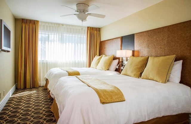 Modern Family Suite w/ Kitchen | Play Area | Free Parking | Outdoor Pool