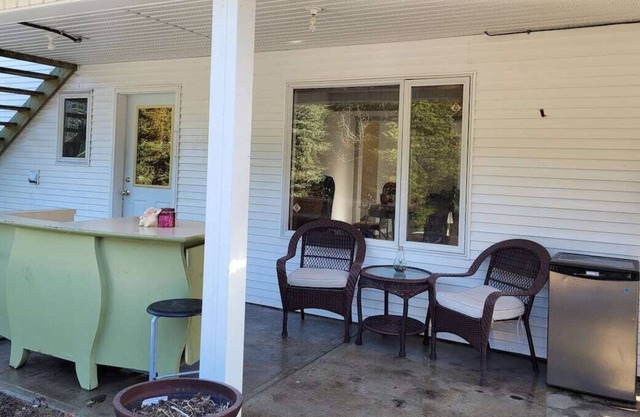 Modern Farm Stay with Hot Tub - 3 Bedroom(4 Beds)