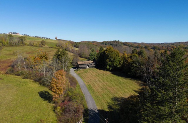 Modern Farmhouse, Secluded 13 acres, Fenced in Yard, Firepit, Pool