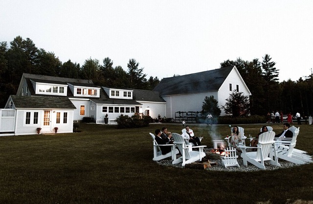 Modern farmhouse for 10ppl - 20 min to ocean and 1 hr to ski