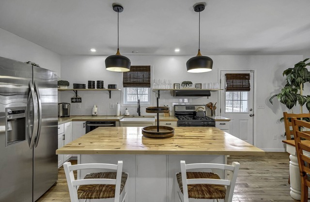 MODERN FARMHOUSE HOME ON 5-ACRE DREAM PROPERTY