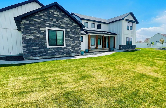 Modern Farmhouse Studio