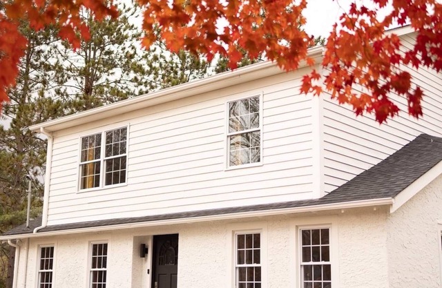 Modern farmhouse, upstate NY, 4-5 bedrooms 2 1/2 baths sleeps 8-10 guests