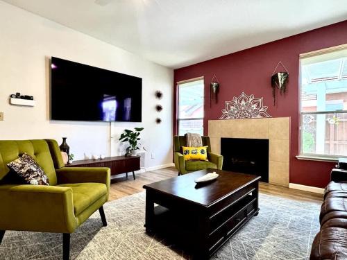 Modern Folsom Family Home Near Trails & Shopping