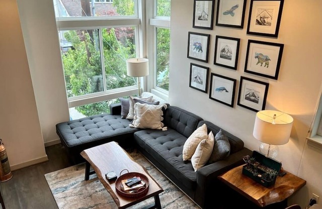 Modern Fremont 3/2.5 w/ Offices and Rooftop