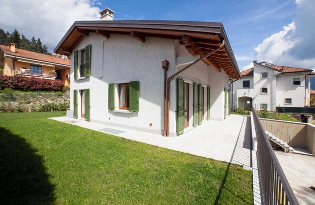 Modern möblierte 2-Zimmer-Wohnung mit großem Balkon & schöner Seesicht