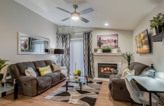 Modern, Furnished Apartment Close To Shops/Dining