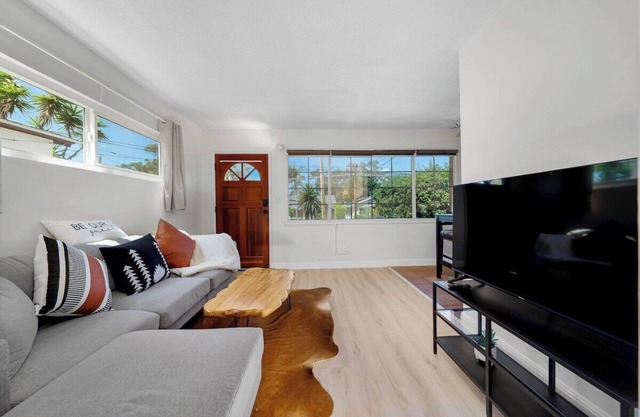 Modern Gem | Close to Downtown
