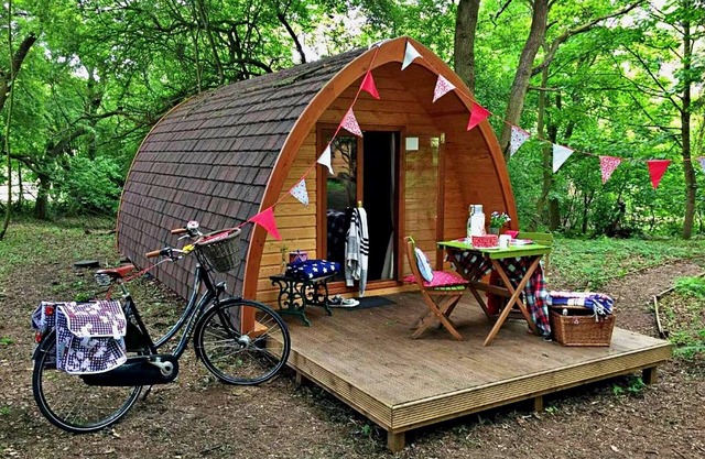 Moderne Glamping-Pods, haustierfreundlich, Keine Kaution