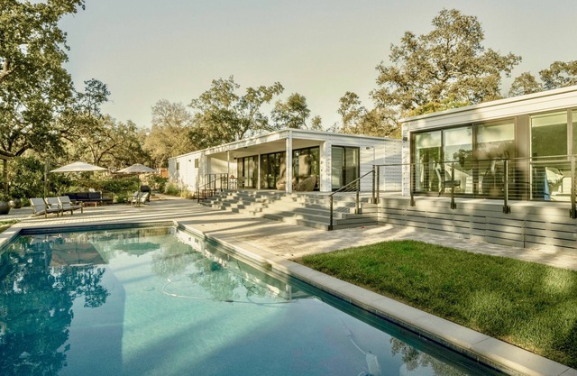 Pool, Whirlpool, & Natur in der geräumigen 1. 5 Acre Eigentum auf Ranch-Stil Haus