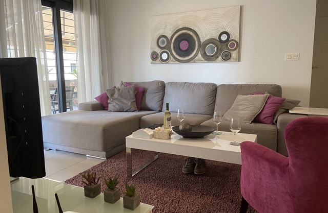 Moderne Wohnung im Erdgeschoss nur wenige Gehminuten vom Meer entfernt.