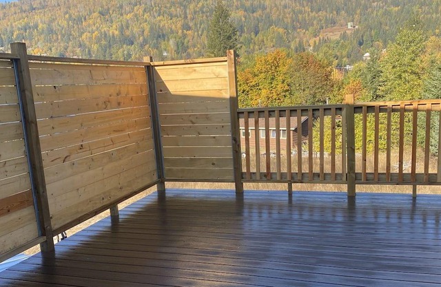 Modern Guest House w/ Large Private Deck - Central West Kootenay location!