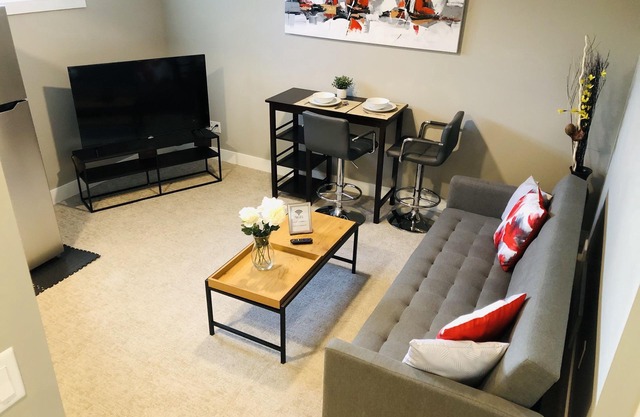 Modern Guest Suite with Fully Private Entrance