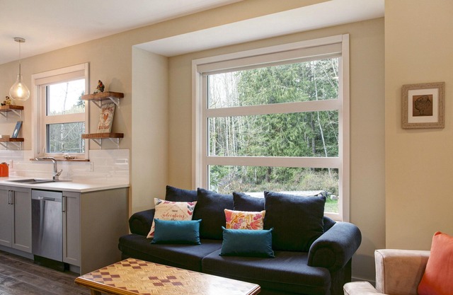 Modernes Gästehaus auf galoppierender Gans in der Nähe von Sooke Potholes
