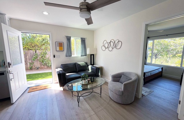 Modern Guesthouse with Private Yard. Pet Friendly!