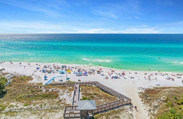 Modern Gulf Place Unit With Gulf Views & Amazing Amenities