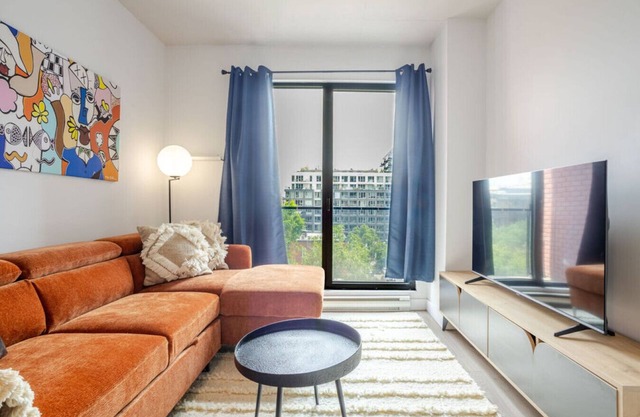Modern Heritage Stay | Upscale 2BR in Old Port
