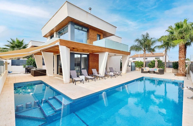 Modernes Haus in Strandnähe, 10 Pers., Grill, Pool mit Spa/Jet und Top-Gastgeber
