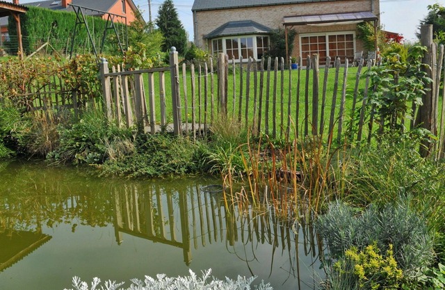 Modernes Ferienhaus in Somme-Leuze mit großem Garten