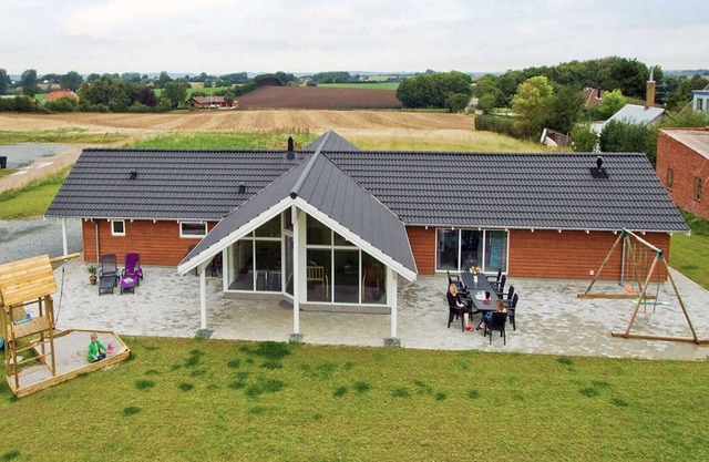 Modernes Ferienhaus für große Gruppen auf der tollen Ostseeinsel Alsen.