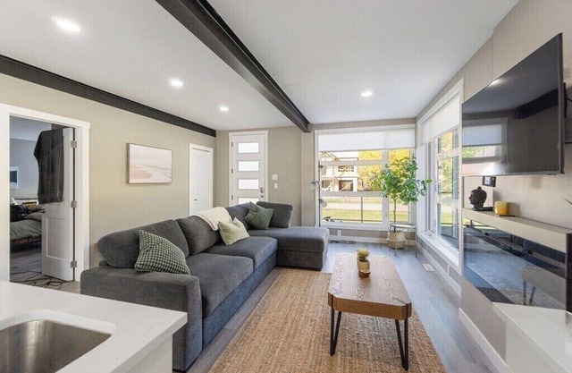 Modern Home and guest house in peaceful location.