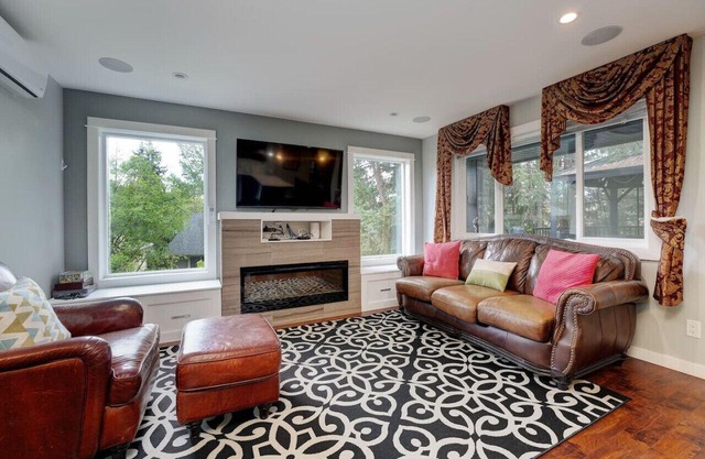 Modern Home in Victoria BC