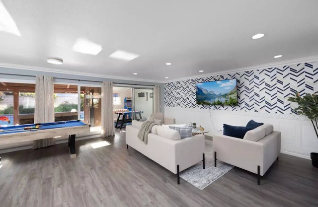 Modern Home Near Disney Perfect for family