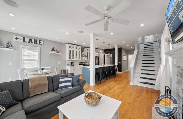 Modern Home Near Delavan Lake & Music | Sleeps 12