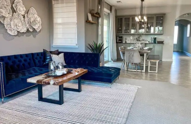Modern home near hwy99 & Yosemite newly renovated!