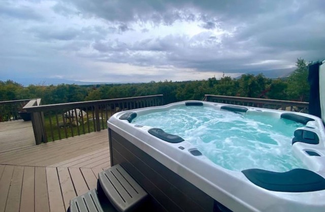 Modern home near world-class skiing