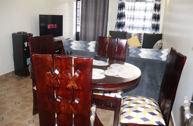 Modern Home w/ Elevator & Backup generator-DSTV+WIFI