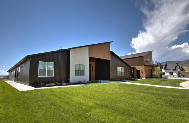 Modern Home w/ Indoor Pool/Slide, Indoor Sports Court, 1.5 Acres, Sleeps 40