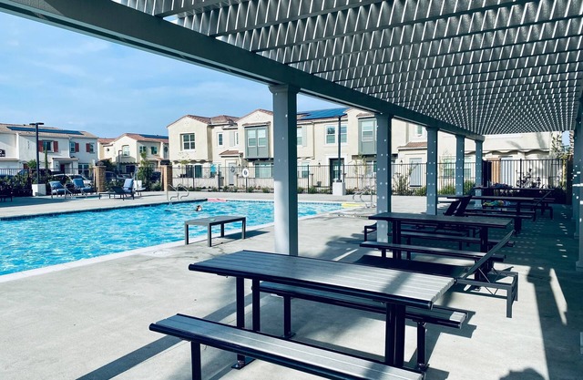 Modern Home w Shared Pool by Kaiser by Honest Homes