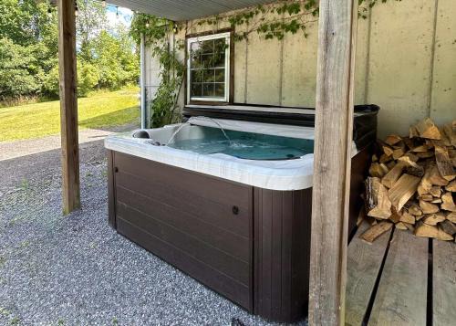 Modern Home with Brand New Hot Tub and Fire Pit