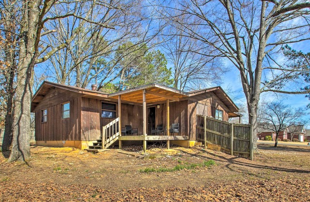 NEW! Cozy Hot Springs Retreat ~ 8 Mi to Nat’l Park