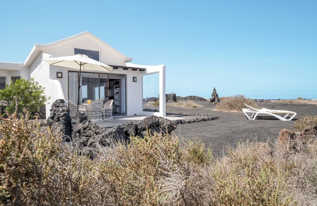 Modernes Haus "El Loft" mit Blick auf das Meer und die Berge, WLAN & Terrasse