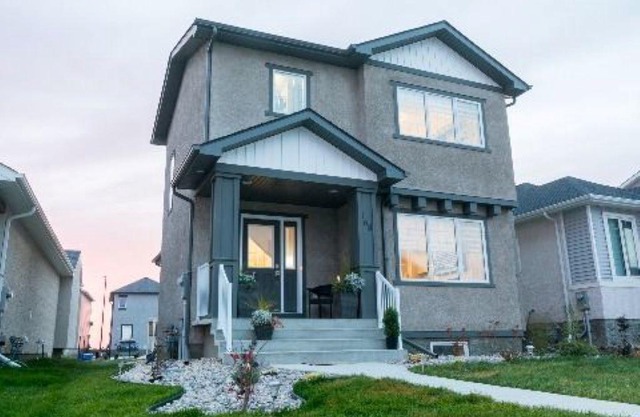 Modern house in trendy location in South Winnipeg-Bridgwater Area